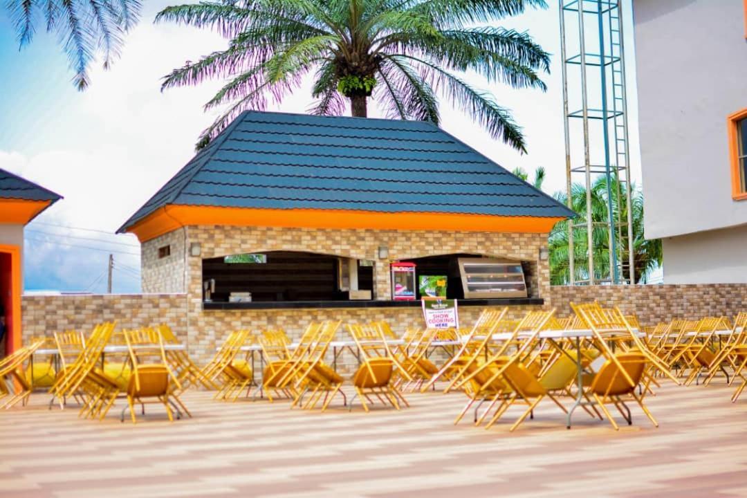 Wetland Hotel Ughelli Ngoại thất bức ảnh